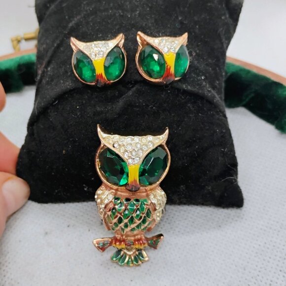 Vtg Coro Sterling Silver Green Owl Brooch/ Fur Clip & Screw Back Earrings Set - Picture 2 of 12